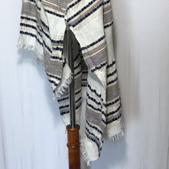 American Eagle White Tan Black Striped Open Front Fringe Poncho Size O/S - Picture 8 of 15
